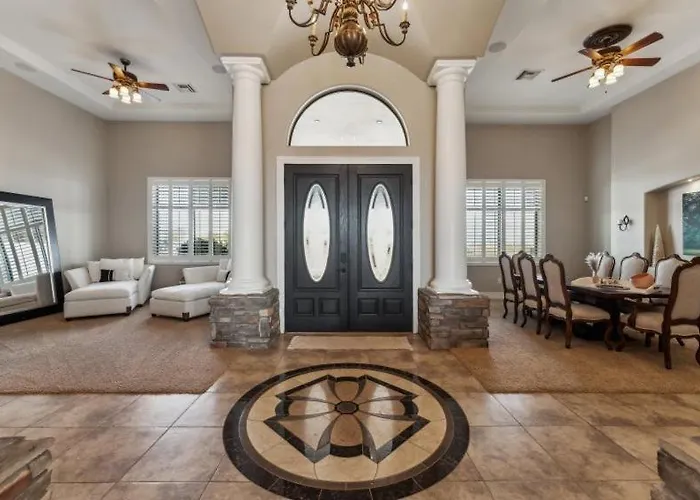 Grand Luxury Estate - Pool, Spa, Gym, Game Room, Movie Theater & Pickleball Villa Casa Grande