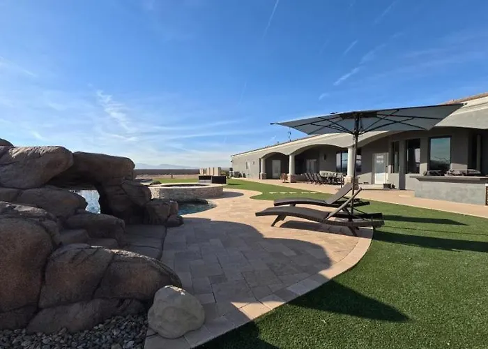 Grand Luxury Estate - Pool, Spa, Gym, Game Room, Movie Theater & Pickleball * Casa Grande