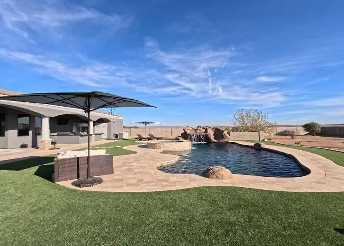 Grand Luxury Estate - Pool, Spa, Gym, Game Room, Movie Theater & Pickleball Villa