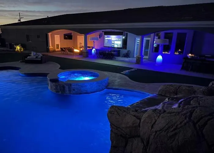 Grand Luxury Estate - Pool, Spa, Gym, Game Room, Movie Theater & Pickleball Casa Grande