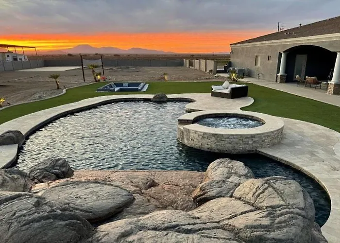 Grand Luxury Estate - Pool, Spa, Gym, Game Room, Movie Theater & Pickleball Casa Grande
