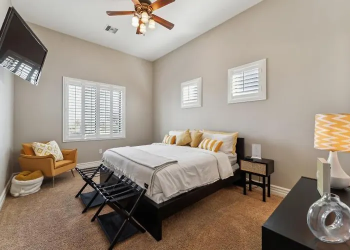 Grand Luxury Estate - Pool, Spa, Gym, Game Room, Movie Theater & Pickleball * Casa Grande