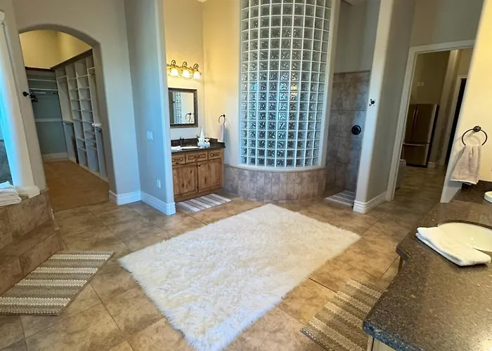 Grand Luxury Estate - Pool, Spa, Gym, Game Room, Movie Theater & Pickleball * Casa Grande